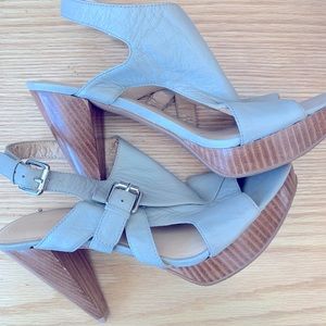 Nine West leather pump